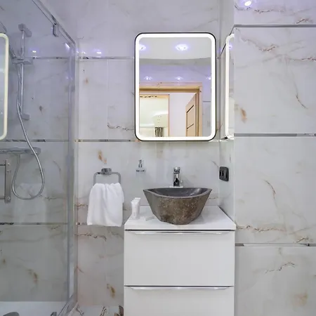 Unique For 6 People In With Access To Sauna By Renters *