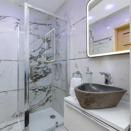 Apartment Unique For 6 People In With Access To Sauna By Renters *